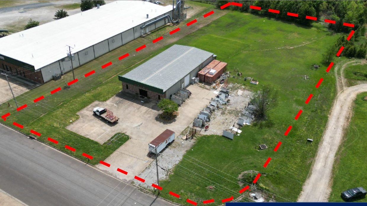 2085 First Commercial Dr_Main Pic label