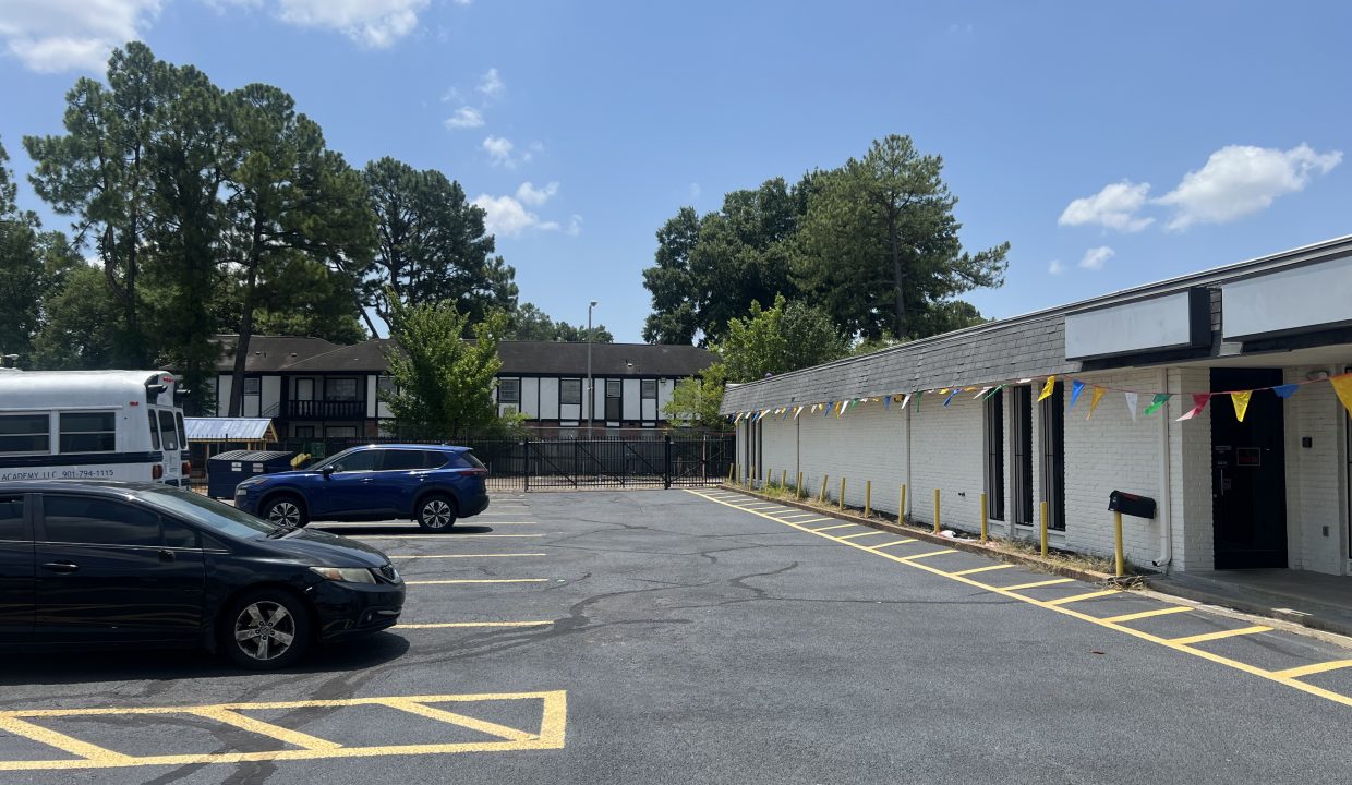 5287 Parking Lot